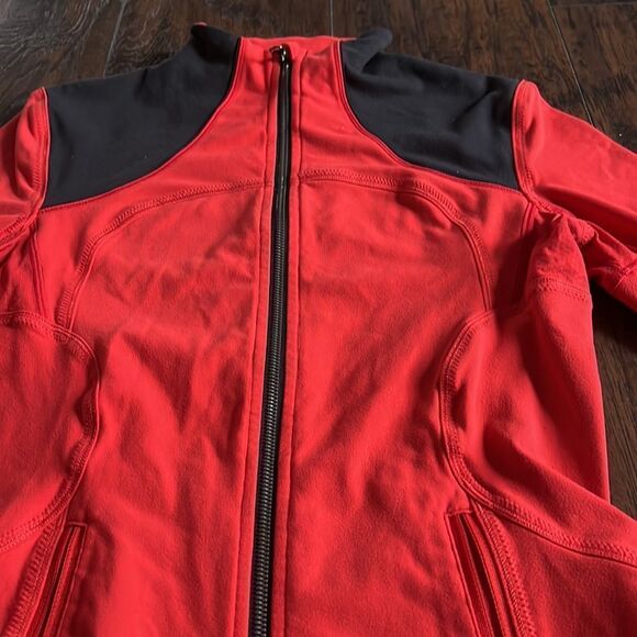 Lululemon Women's Forme Jacket *Brushed Love Red / Deep Coal Size 8 Stretch GUC - Picture 2 of 11